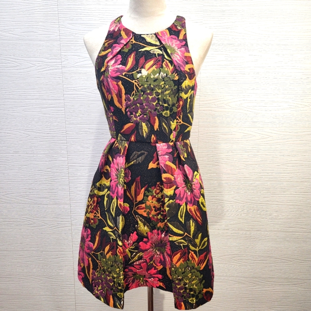 Gianni Bini floral dress Sz small Zip Up Back
